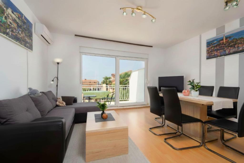 Apartment Sofia with Balcony - 55m2 - 1 KM to the Sea