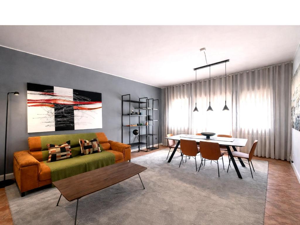 Residenza Carlo Alberto - Stylish Art & Design Apartment in Treviso - Housity