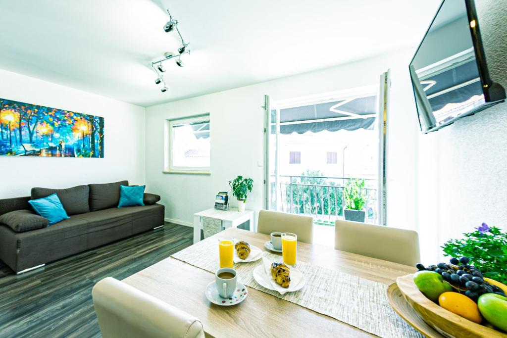 Nebuloza Apartments Rovinj with Balcony