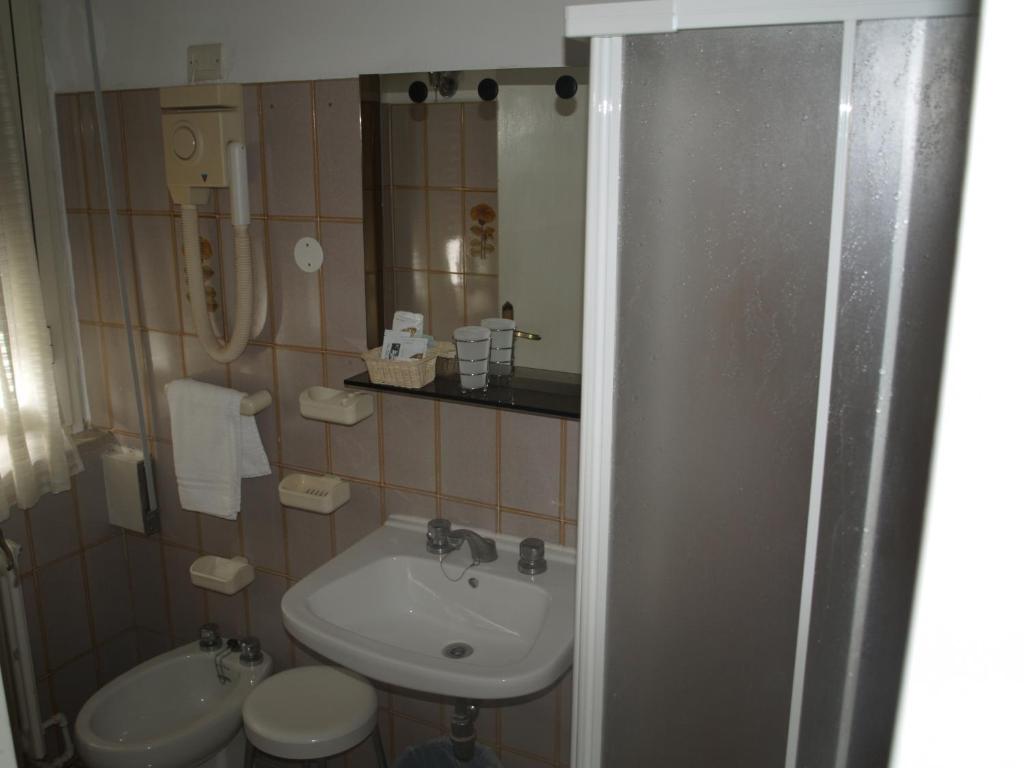Koupelna v ubytování Hotel Paradiso