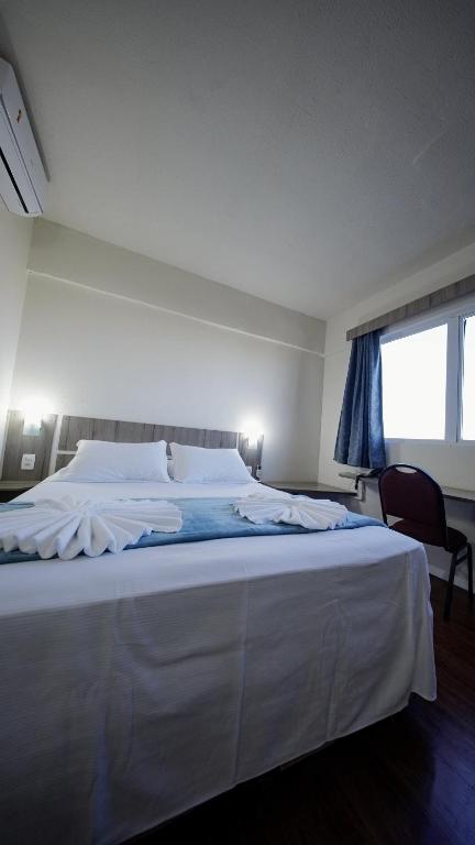 LH Plaza Hotel - Deluxe Room