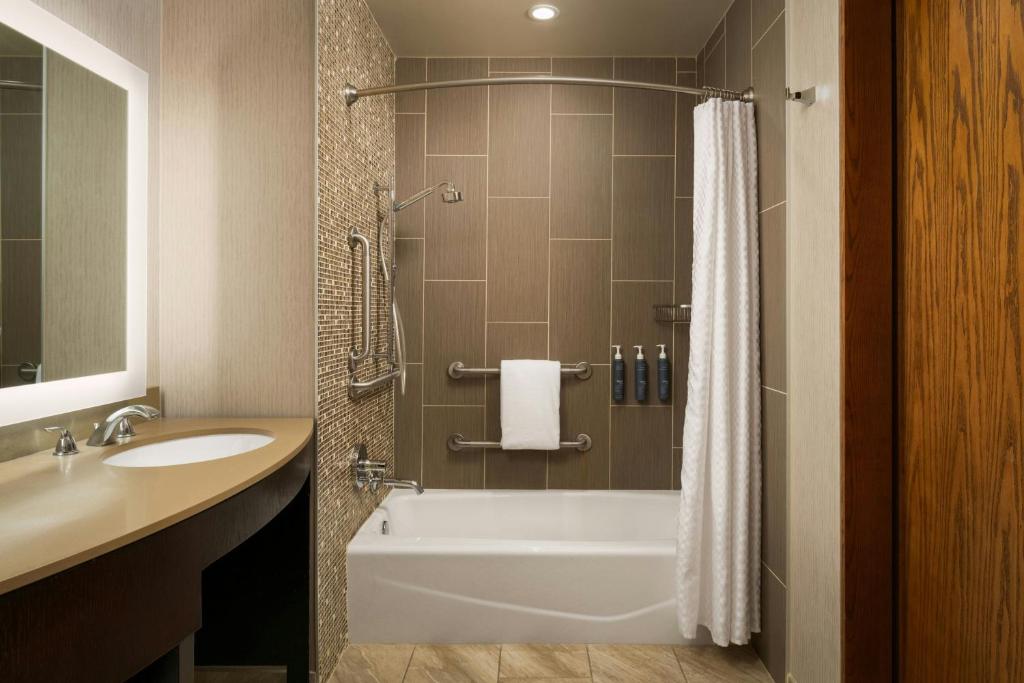 The Westin Nashville photo