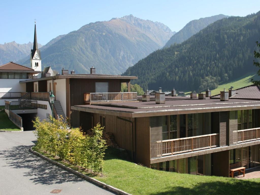 Chalet in Königsleiten near Ski Lift & Sauna, Wald im Pinzgau (updated ...