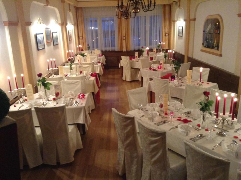 Restaurace v ubytování Hotel Restaurant Böck "Roter Hahn"