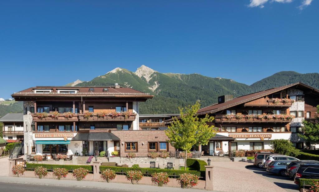 Nespecifikovaný výhled na hory nebo výhled na hory při pohledu z hotelu