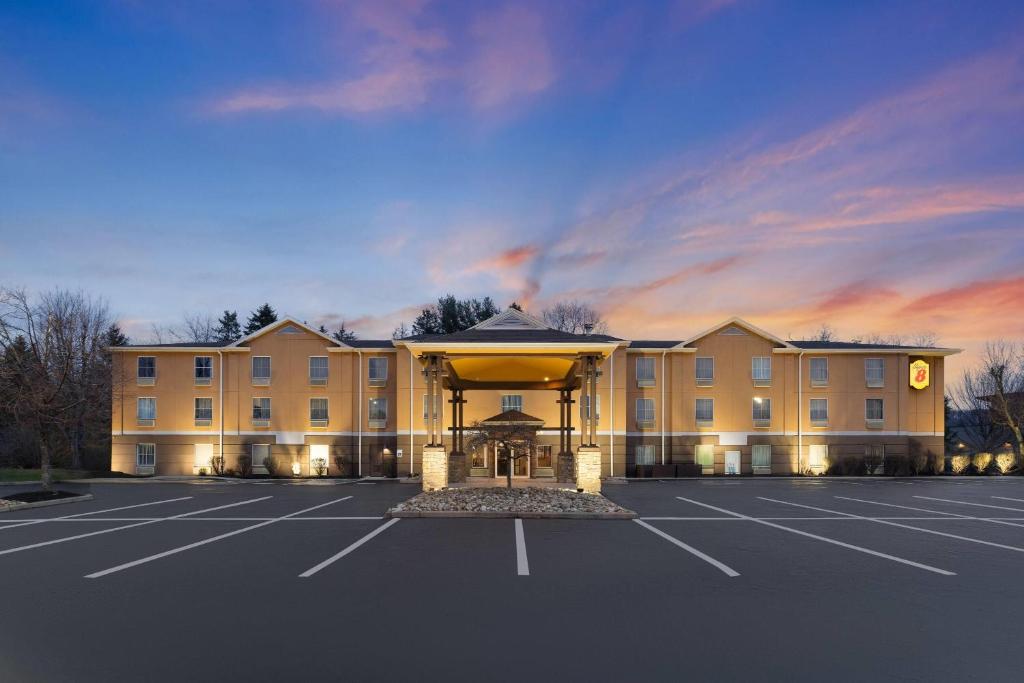 Super 8 by Wyndham Mars/Cranberry/Pittsburgh Area photo