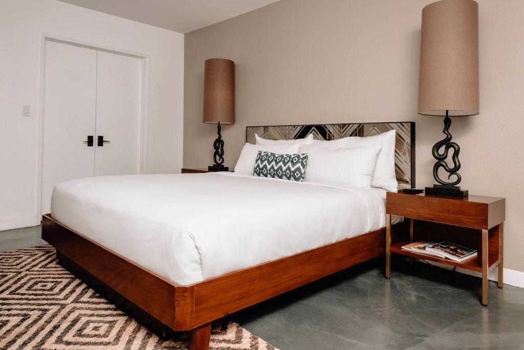 V Capri Palm Springs, a Dolce by Wyndham - Habitación Con Cama Extragrande - No Fumadores
