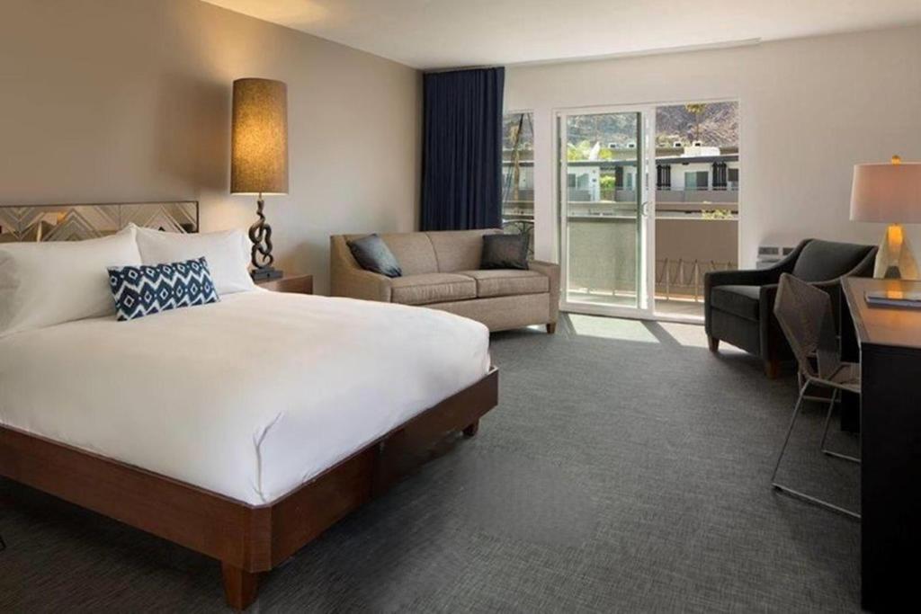 V Capri Palm Springs, a Dolce by Wyndham - Suite Con Cama Extragrande - No Fumadores