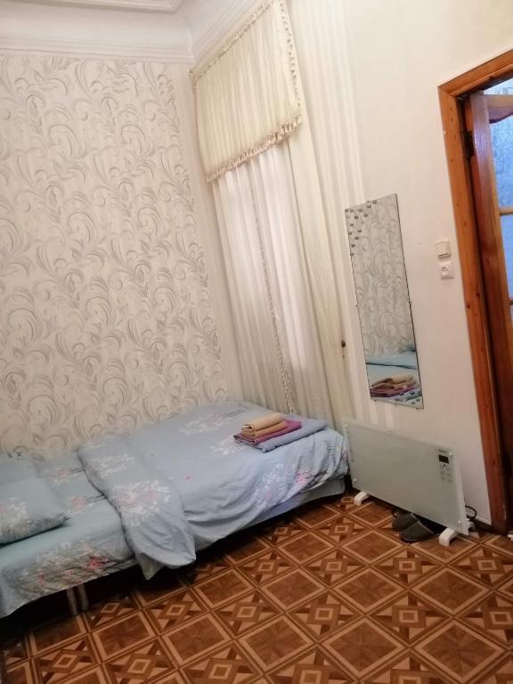 Рядом с жд и привозом головне фото