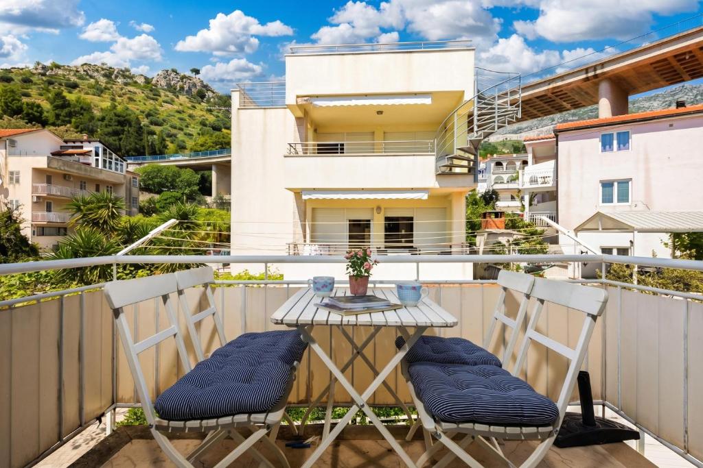 Marina Apt Near Makarska /w Balcony - Happy Rentals