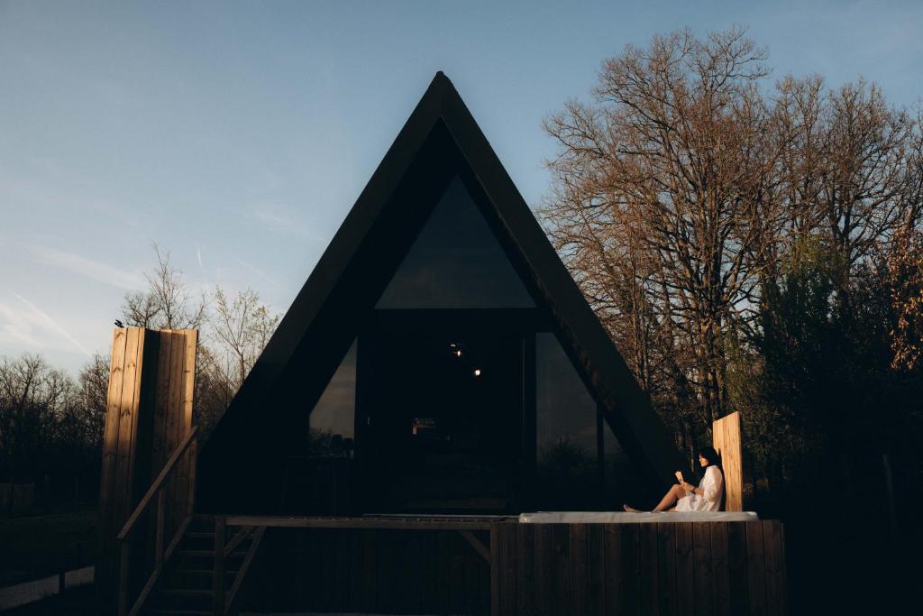 L Atypique Cabane insolite avec spa et sauna privatifs - Maison 1 Chambre