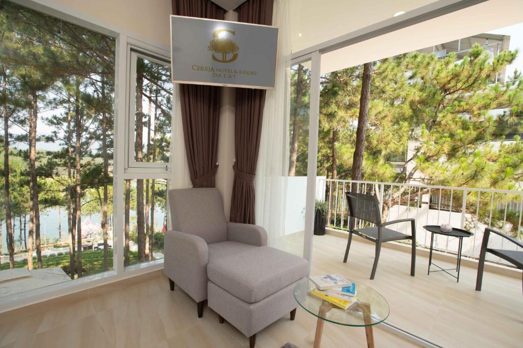 Suite Nhìn Ra Hồ