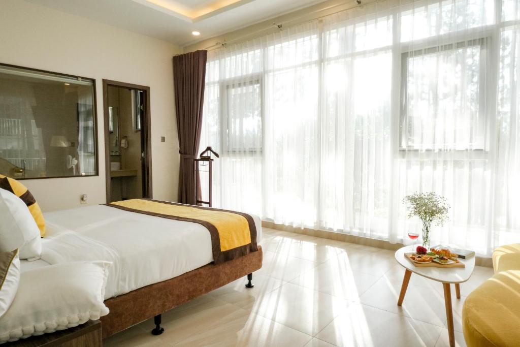 Suite Nhìn Ra Hồ