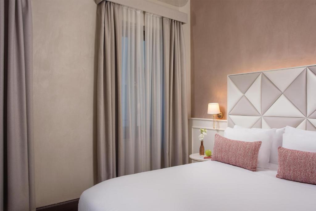 NH Collection Palazzo Verona - Superior Double Or Twin Room