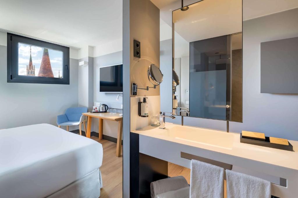 Occidental Diagonal 414 - Superior Double Room