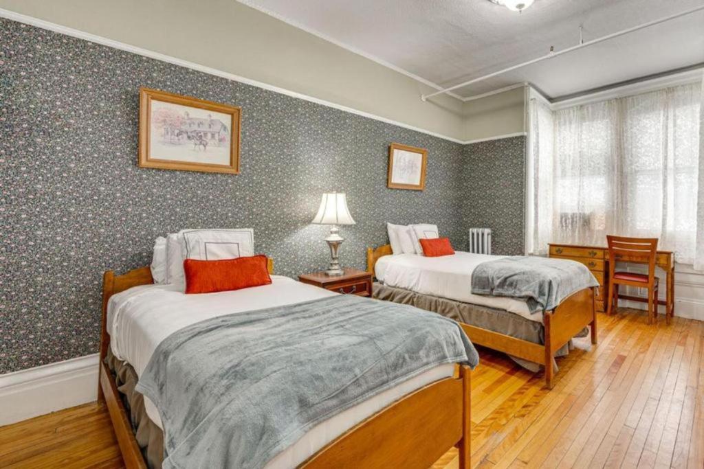 Thayers Inn photo