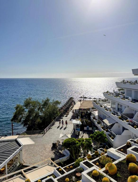 a view of the beach and the ocean at Sanmarcos 2 in Adeje