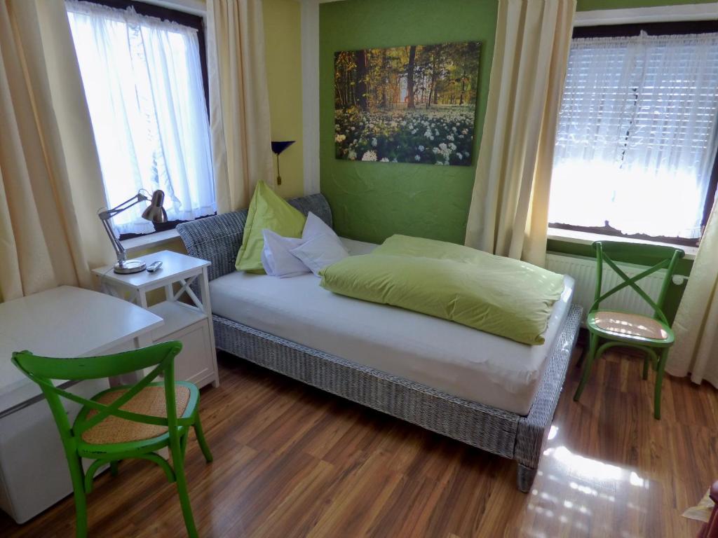 Postel nebo postele na pokoji v ubytování Hotel Engelhof
