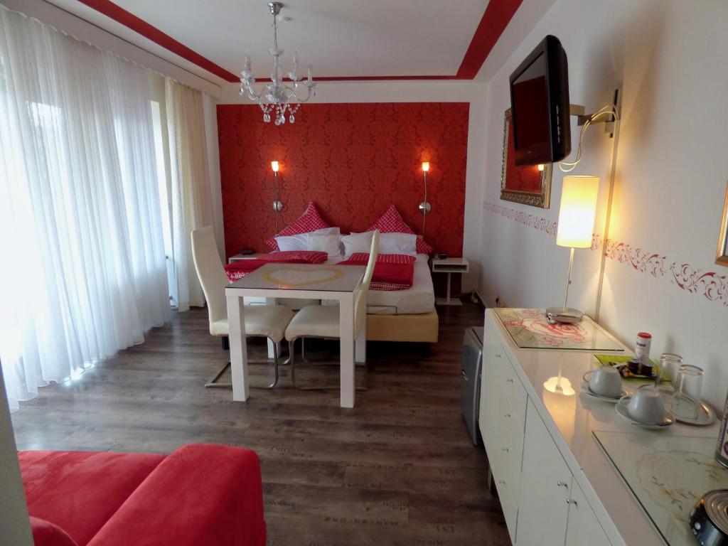 Postel nebo postele na pokoji v ubytování Hotel Engelhof