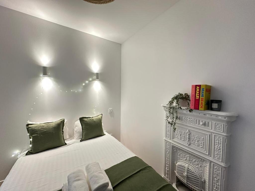 New 402 Suite Brigitte-Cosy Apartment Paris Center