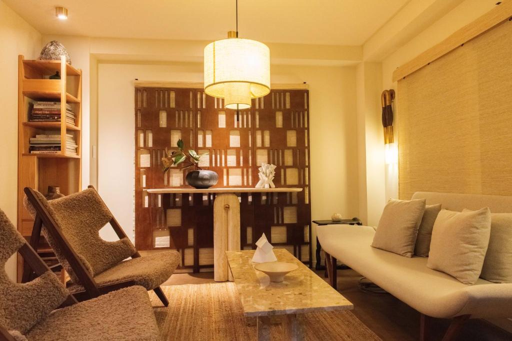Japandi hotel 4BR Groups up to 8 Local Tokyo Feel