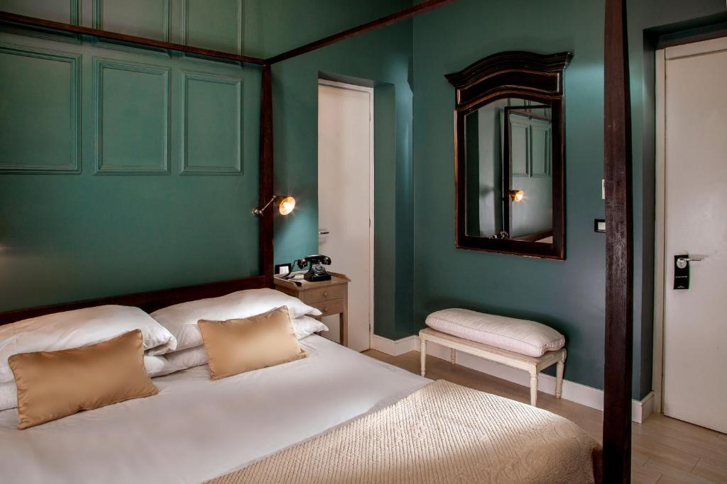 The B Place - Resim 28