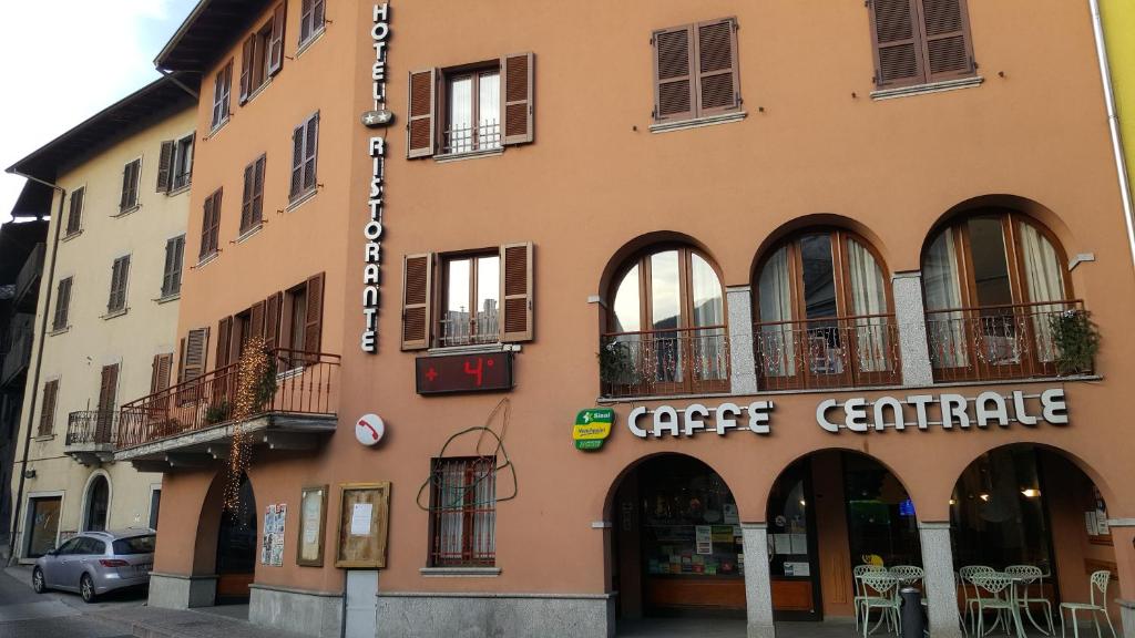 Fotografie z fotogalerie ubytování Hotel Ristorante Centrale v destinaci Vestone