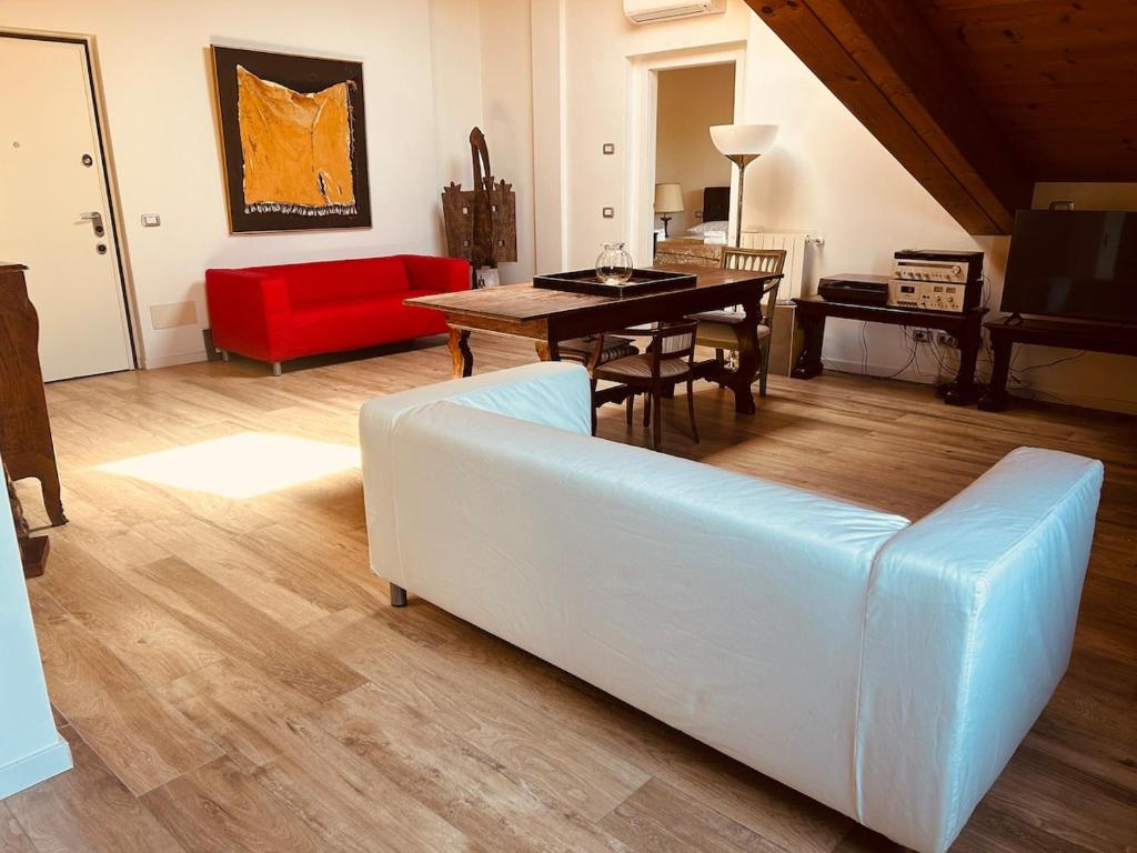 Convenient attic, City Life, San Siro, Highway