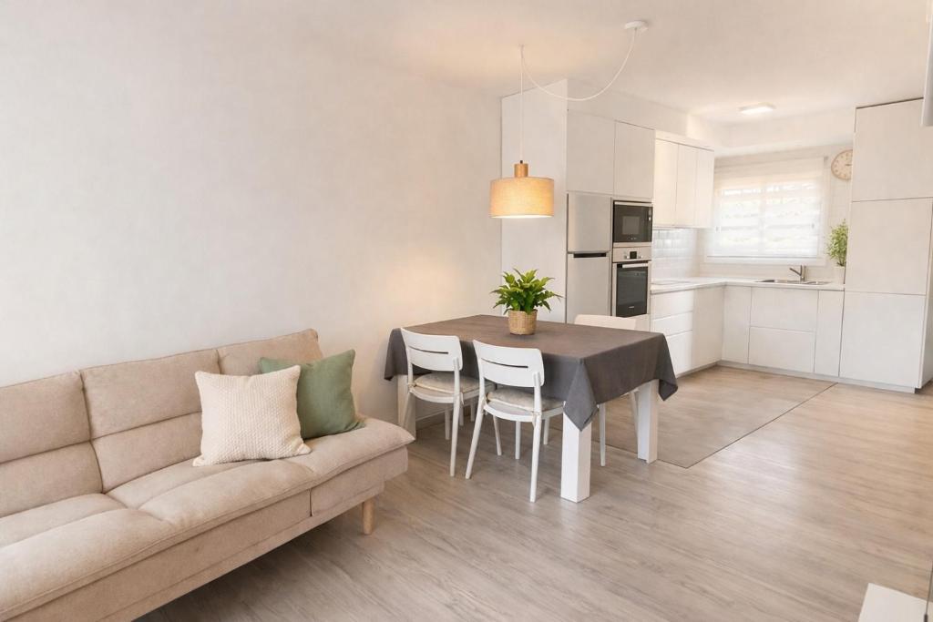 Panoramic II Apartment Sitges - Appartement Met Uitzicht Op Het Zwembad