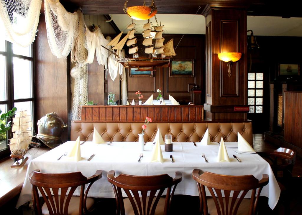 Restaurace v ubytování Gasthaus Zur Fähre