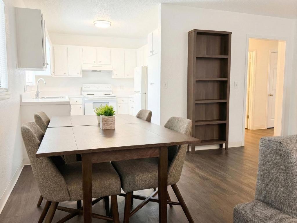InTown Suites Extended Stay Louisville KY - Preston Hwy - Estudio Deluxe Con Cama Grande