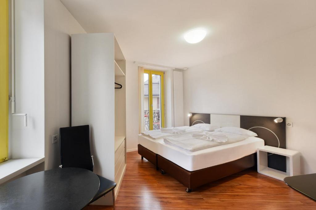 Swiss Star California - Self Check-In - Standard Studio