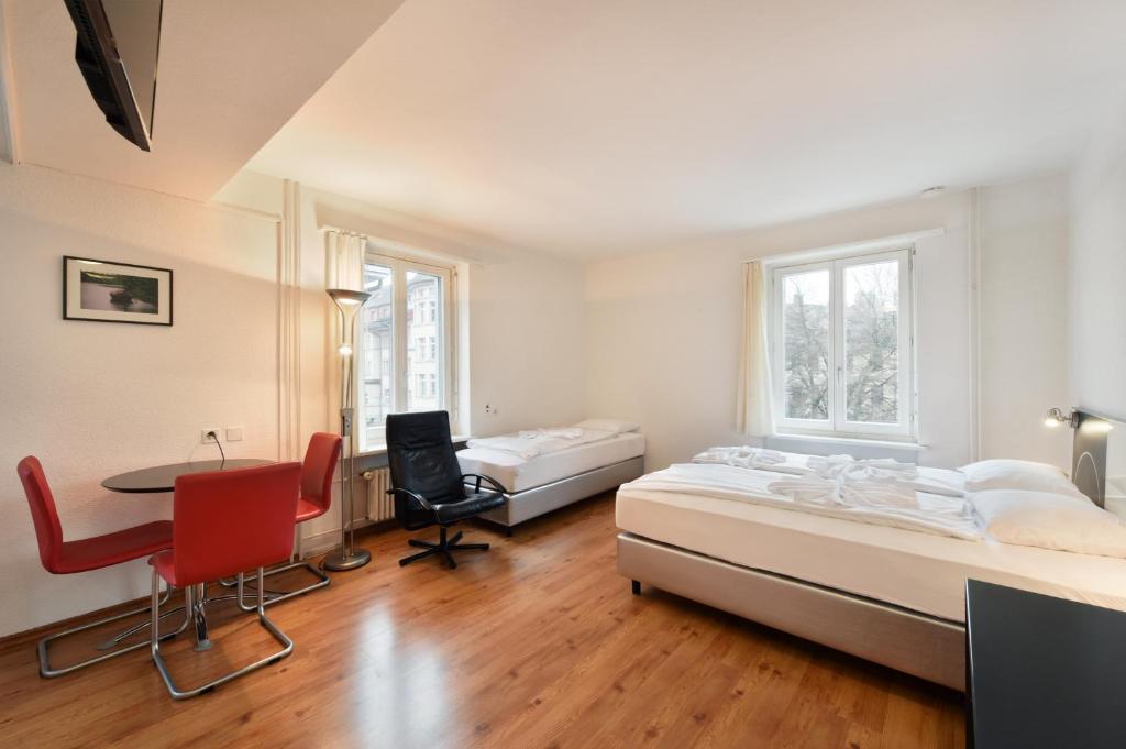 Swiss Star California - Self Check-In - Resim 7