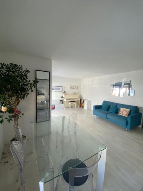 62 m2, T3, Palm Beach, sea view, wifi, 30 meters from beach