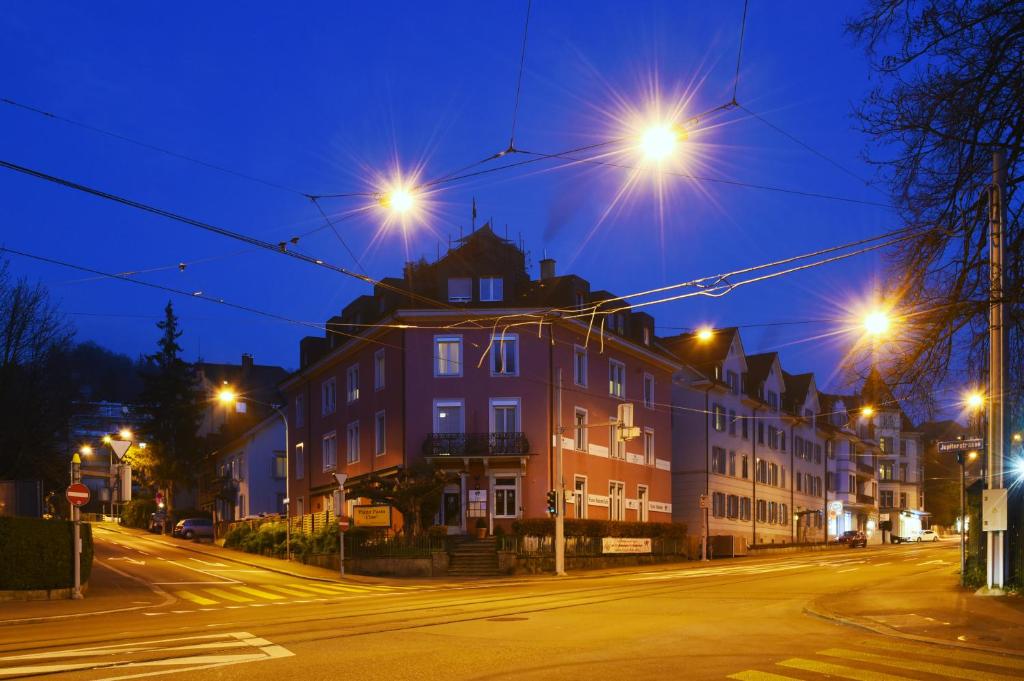 Swiss Star California - Self Check-In - Resim 6