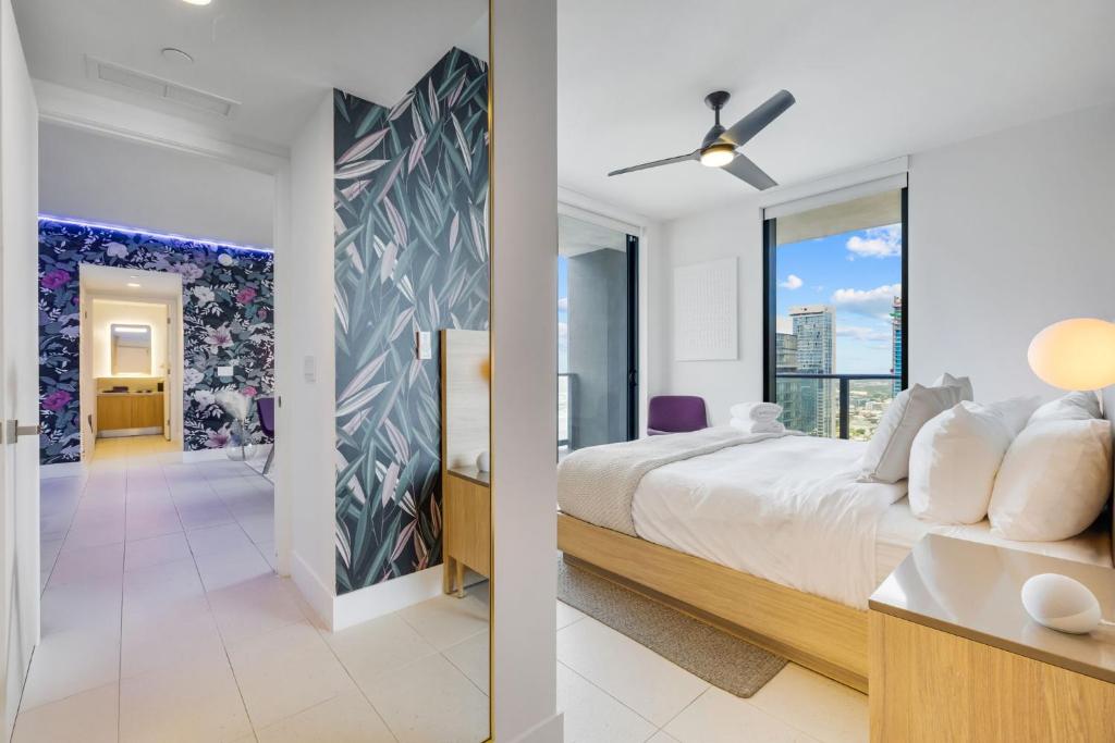 Stunning Lux 2 Bed 2 Bath with Panoramic View from Balcony photo