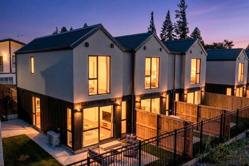 Gallery image of Unit 8, 12 - 14 Jacks Pass Road in Hanmer Springs
