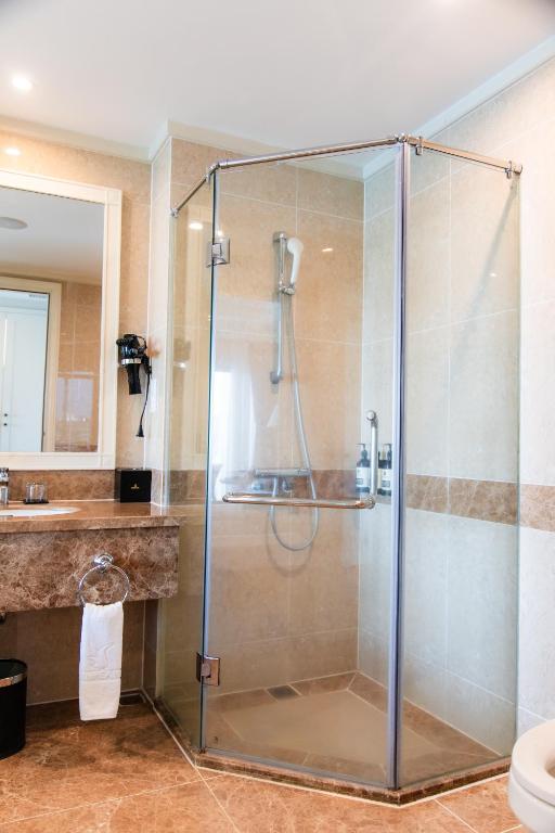 Phòng Deluxe Giường Cỡ King Nhìn Ra Đại Dương- Bữa Sáng + Miễn Phí Sử Dụng Jjimjilbang