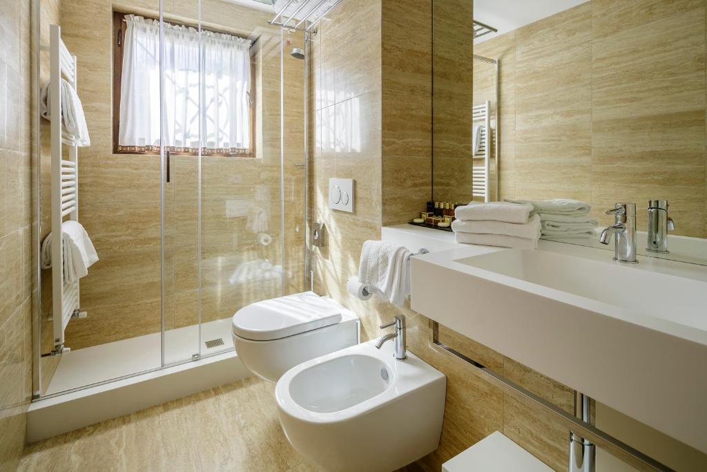 Kúpeľňa v ubytovaní Hotel Lajadira & Spa