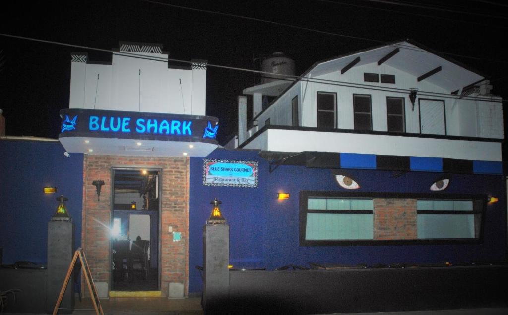 Blue Shark Apartments - Housity