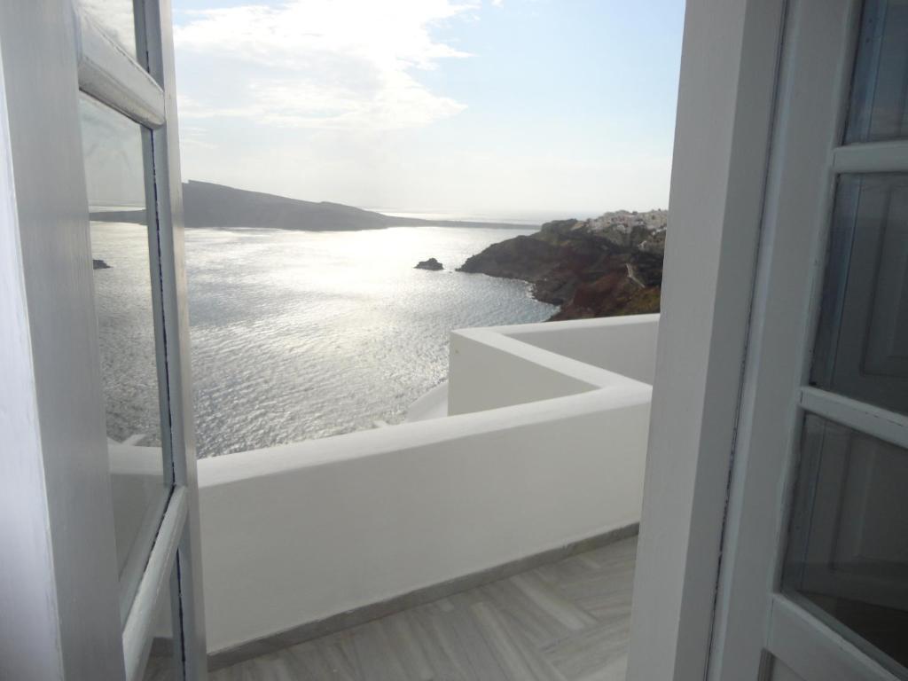 Captain John Houses Caldera View Oia - 12