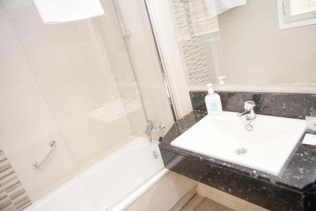 Koupelna v ubytování Hotel Alameda Málaga