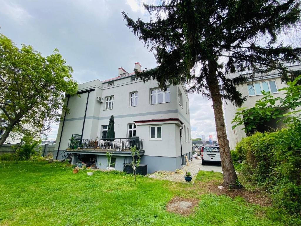 Honiger Historic Townhouse Vienna City Center 12min - Airport 11min