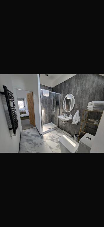 Cambeth Lodge Guesthouse - Superior King Room