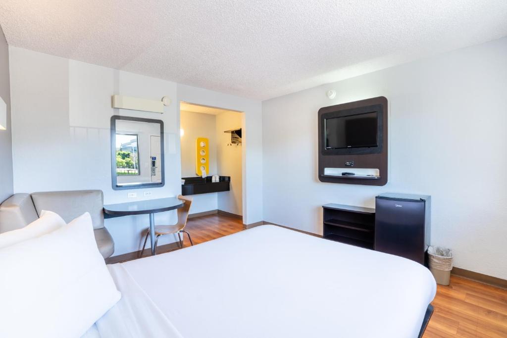 Motel 6-Pleasanton, CA photo