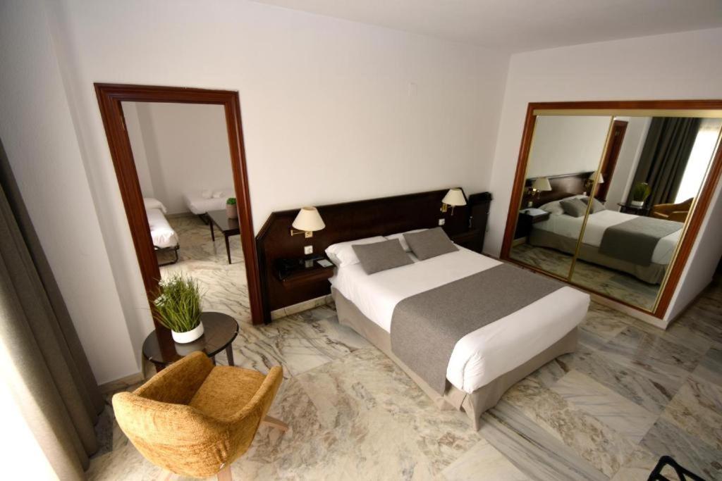 Hotel Turia Valencia - Queen Room