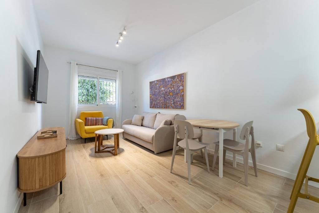 1 Bedroom Apt 85 Mts To Beach