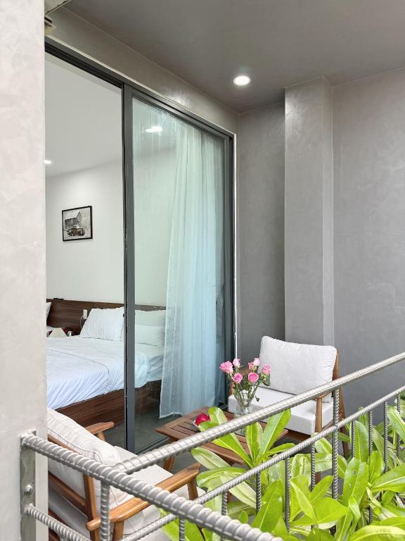 Khánh Vy Homestay - Twin Room With Balcony