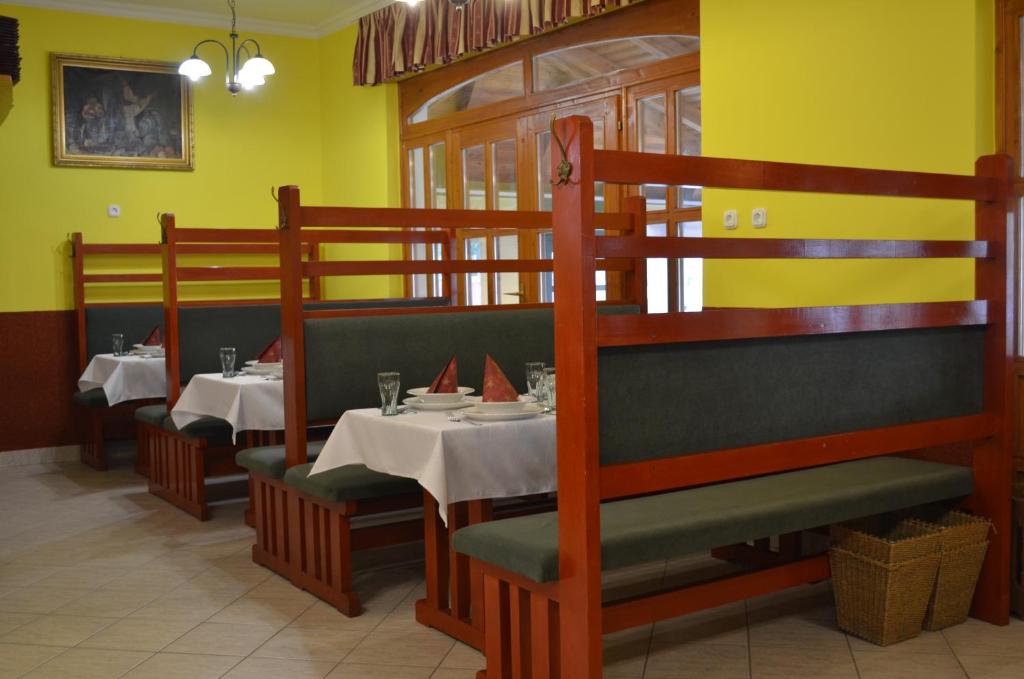 Restaurace v ubytování Hotel Napsugár