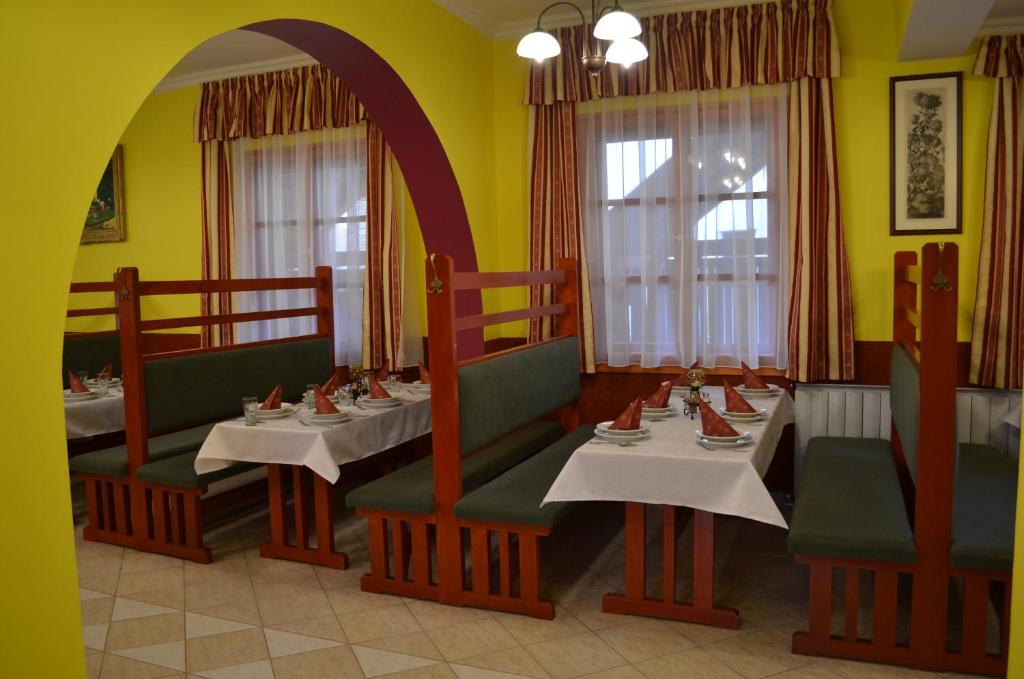 Restaurace v ubytování Hotel Napsugár